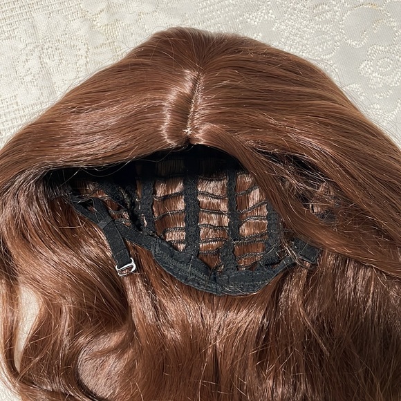 Auburn synthetic 20” wig - Picture 5 of 7